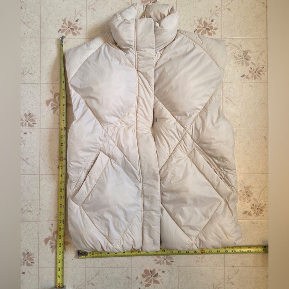 Abercrombie & Fitch Off-White Quilted Vest - Picture 7 of 7